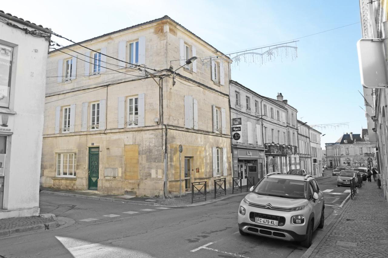 T2 De 55M2 Avec Toit Terrasse, Hyper Centre, Wifi, Draps, Savons Et Serviettes Fournis Cognac Quarto foto